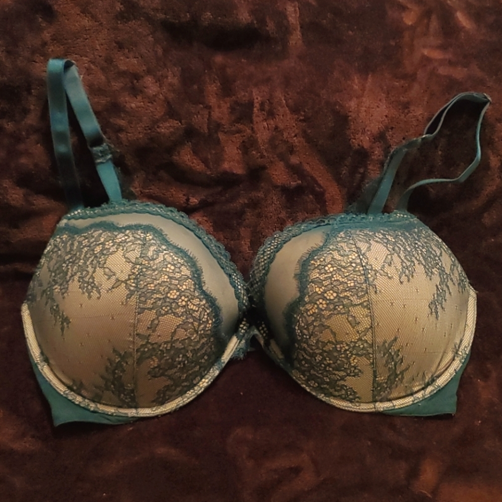 Victoria secrets 36ddd very sexy push-up